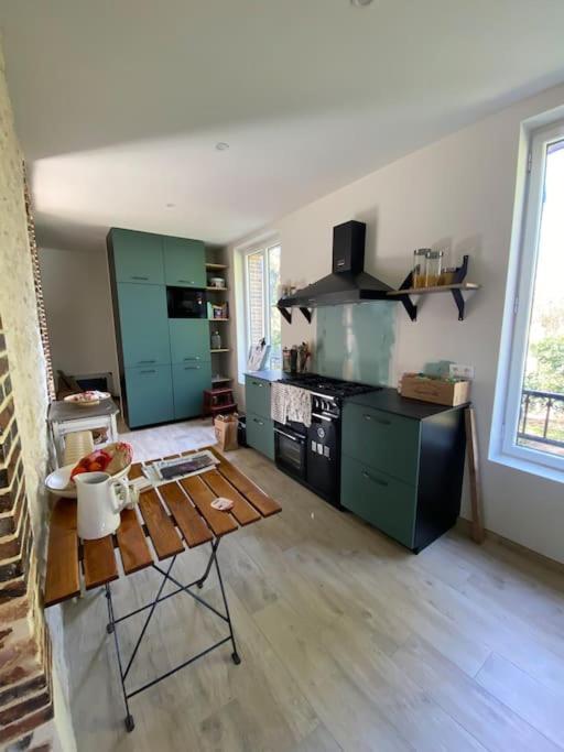 Maison Leocha Sablons-sur-Huisne Bagian luar foto