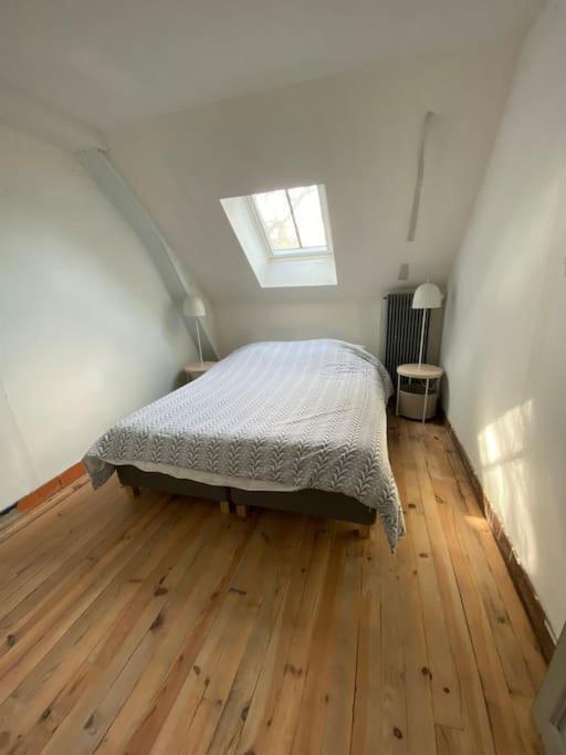 Maison Leocha Sablons-sur-Huisne Bagian luar foto